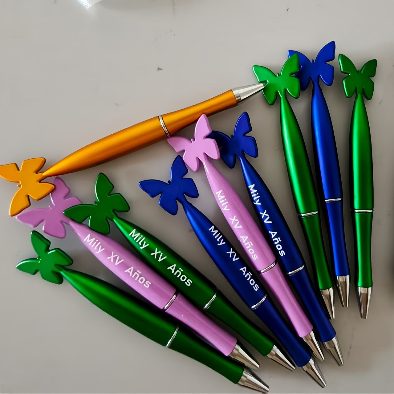 Free Custom Logo 100pcs/200pcs/300pcs Plastic Cartoon Rotating Butterfly Pens Gift Promotional Pens with Printable Logo
