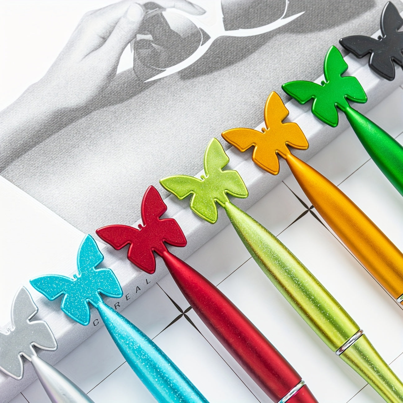 Free Custom Logo 100pcs/200pcs/300pcs Plastic Cartoon Rotating Butterfly Pens Gift Promotional Pens with Printable Logo